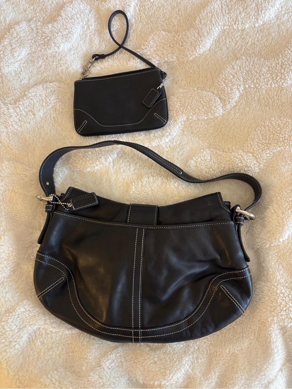 Coach Black Leather Shoulder Bag with Matching Wristlet - Picture 2 of 4